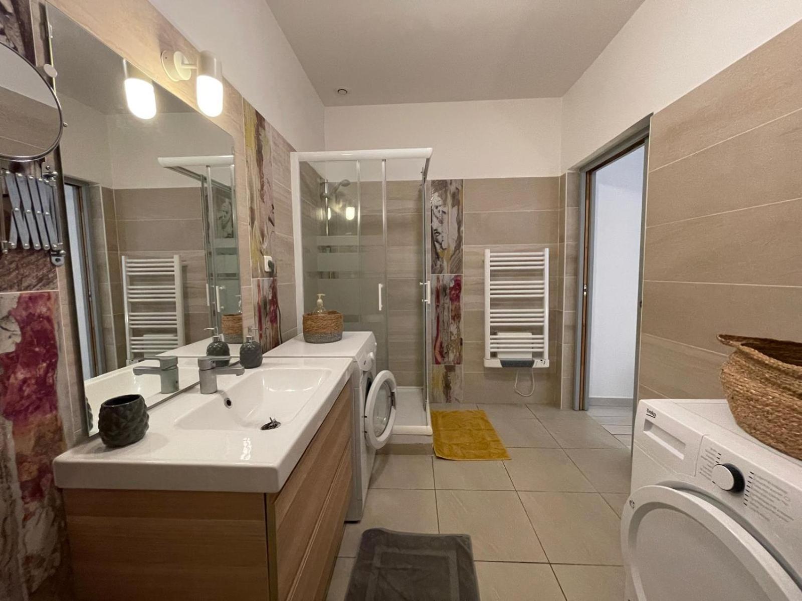 Joli Appartement Hypercentre T2, Classe Meuble De Tourisme 3 Avec Parking Gratuit Beziers Ngoại thất bức ảnh