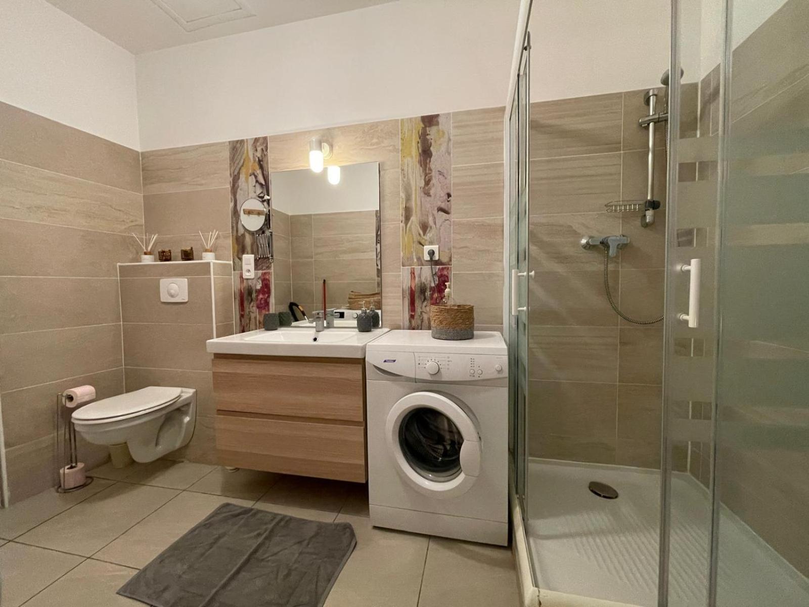 Joli Appartement Hypercentre T2, Classe Meuble De Tourisme 3 Avec Parking Gratuit Beziers Ngoại thất bức ảnh