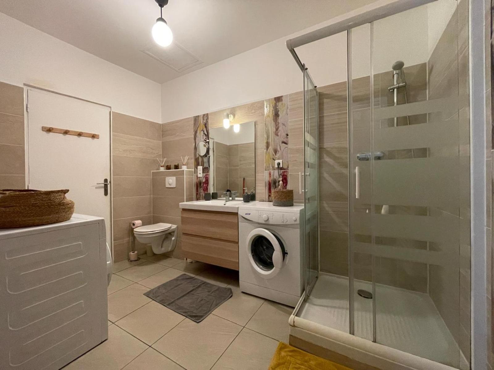 Joli Appartement Hypercentre T2, Classe Meuble De Tourisme 3 Avec Parking Gratuit Beziers Ngoại thất bức ảnh