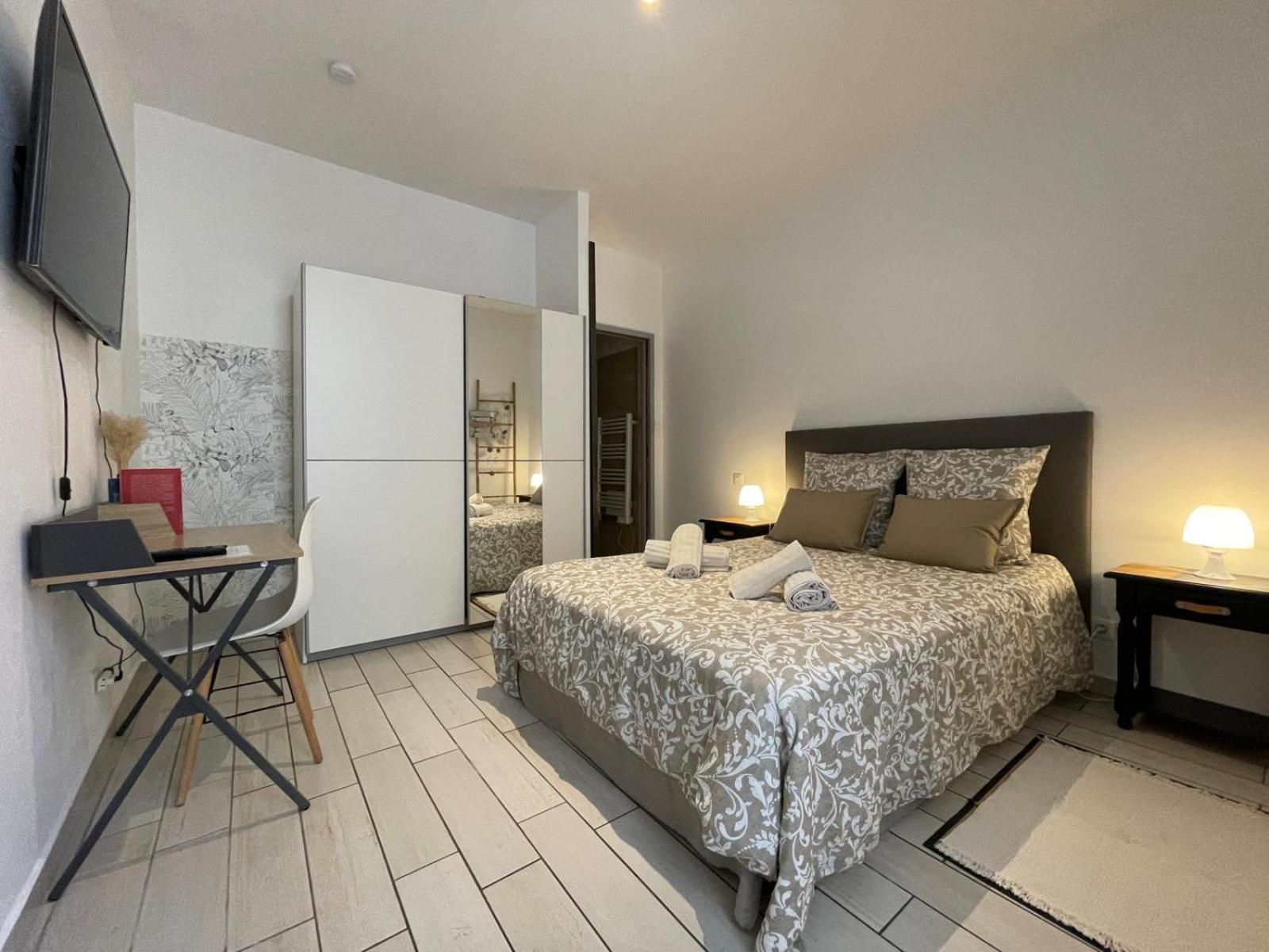 Joli Appartement Hypercentre T2, Classe Meuble De Tourisme 3 Avec Parking Gratuit Beziers Ngoại thất bức ảnh